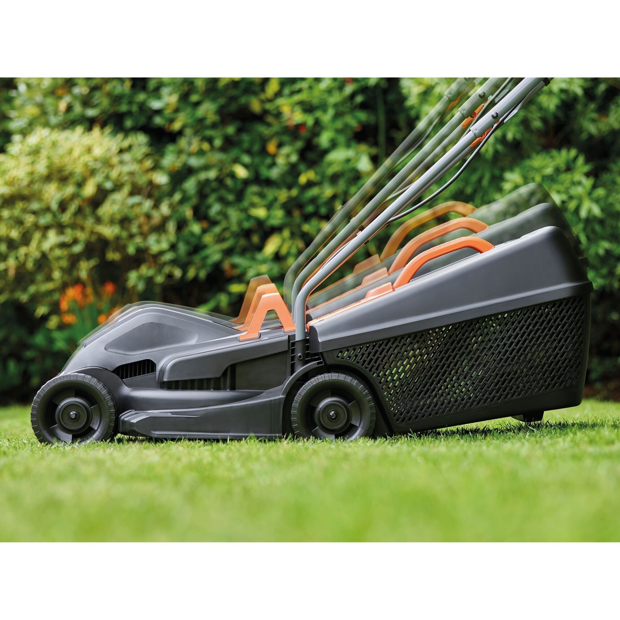 Black+Decker BEMW351-GB Rotary Mower, 1000W, 32cm