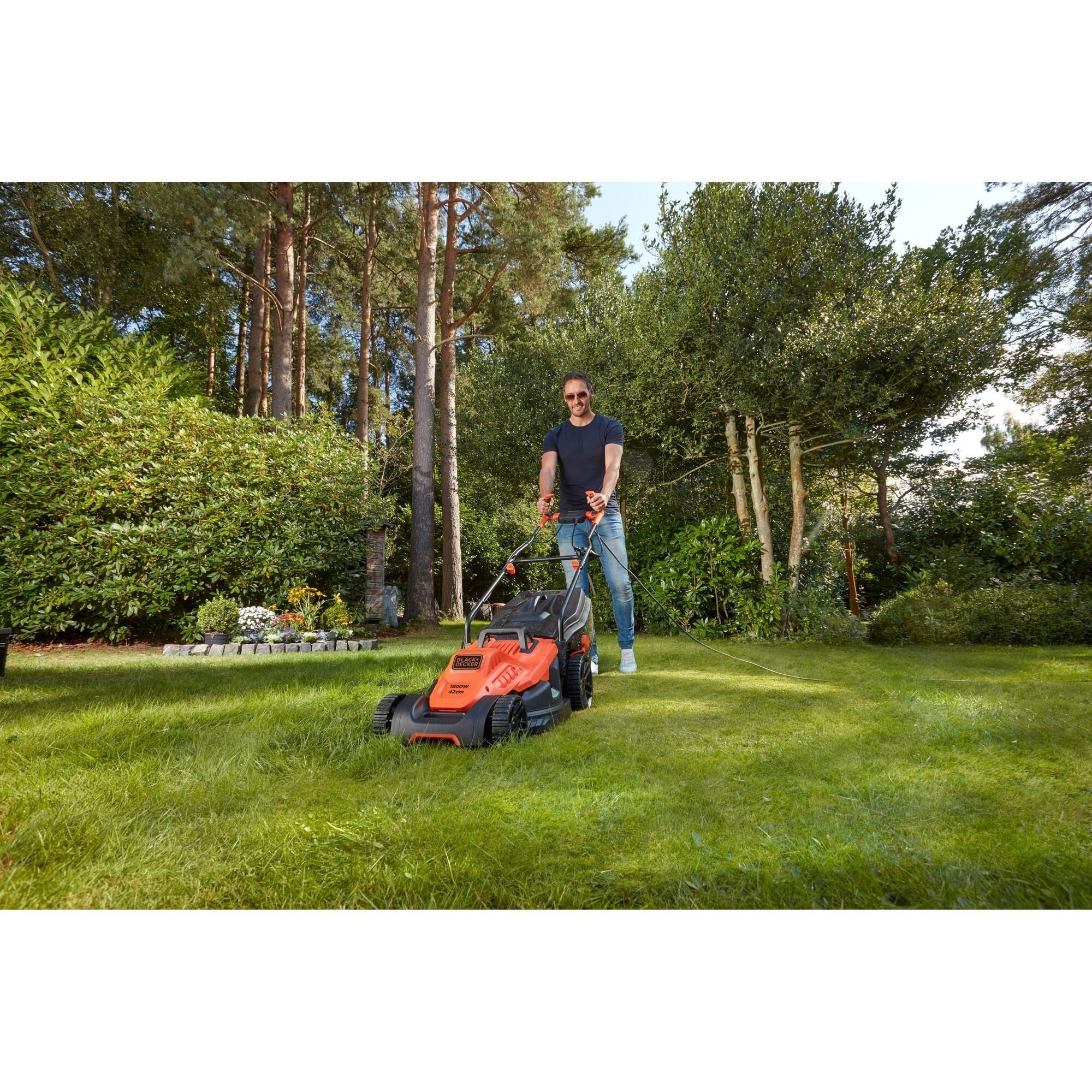 Black+Decker BEMW481BH-GB Electric Mower 1800W 42cm
