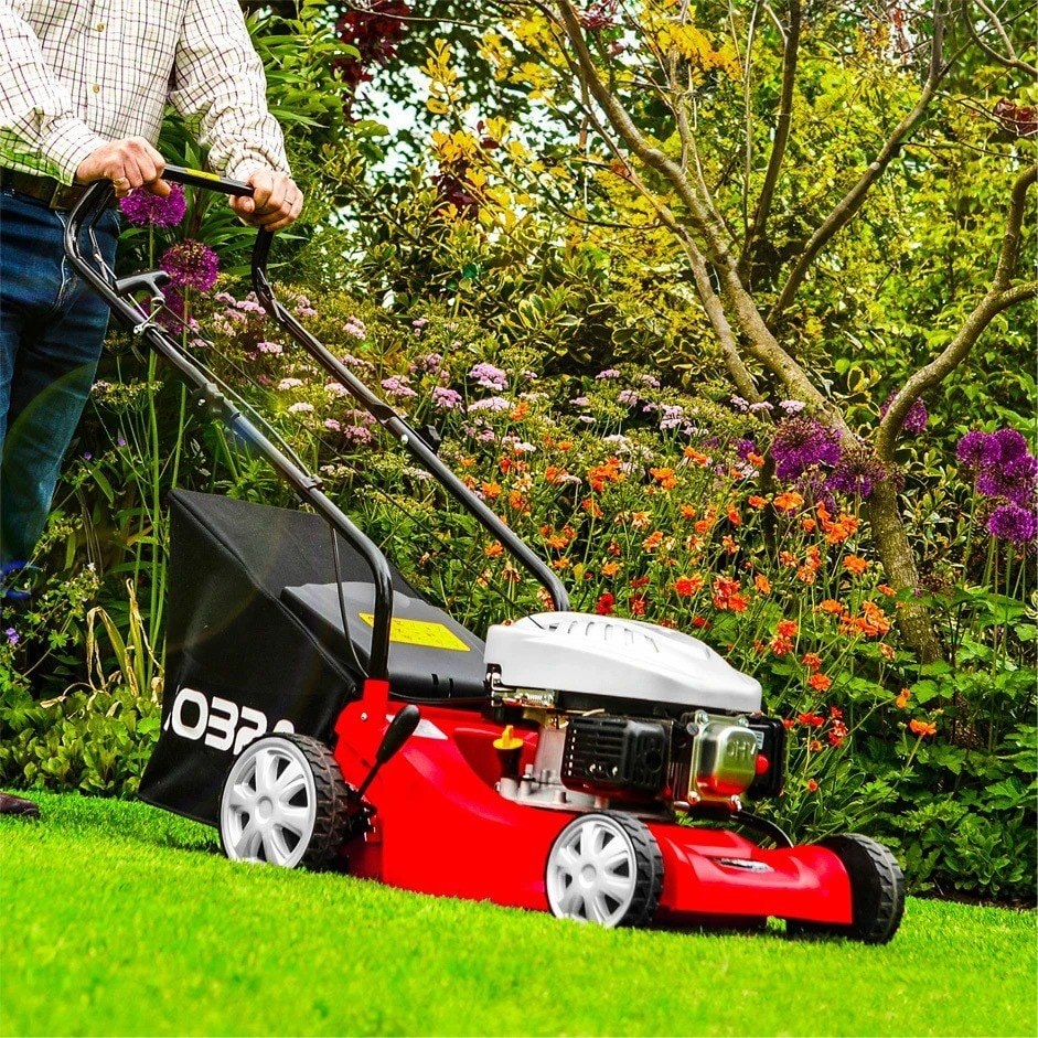Cobra M40SPCVX Self-Propelled Petrol Lawnmower 41cm 131cc