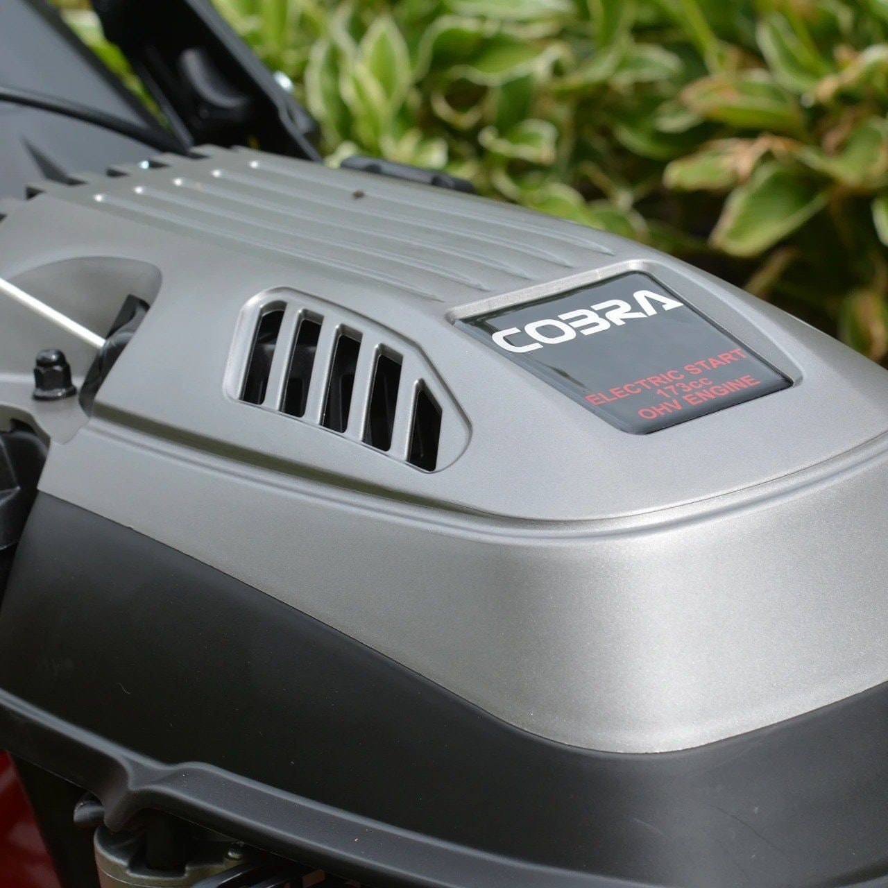 Cobra MX484SPCE Self-Propelled Petrol Lawnmower 48cm Electric Start