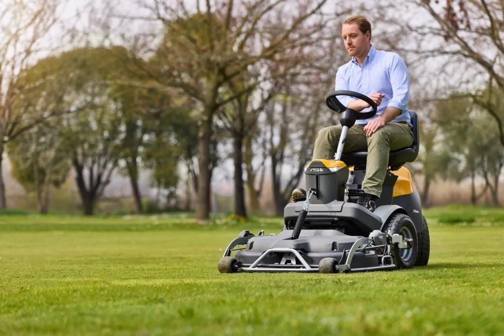 Stiga Park 500 WX 586cc Front Cut Ride-On Mower