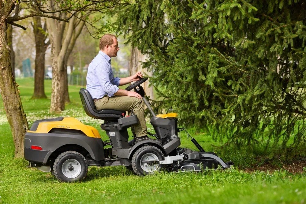 Stiga Park 500 WX 586cc Front Cut Ride-On Mower