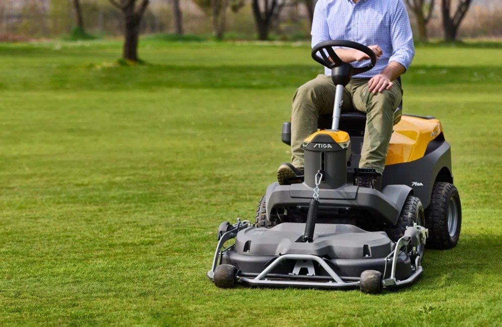 Stiga Park 500 WX 586cc Front Cut Ride-On Mower