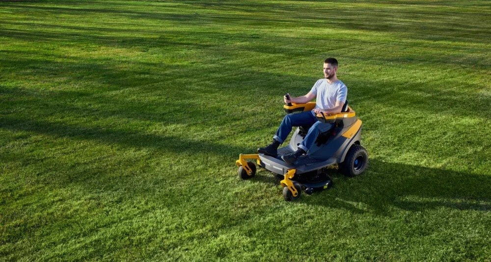Stiga Gyro 700e Axial Ride-On Mower 108cm 48V