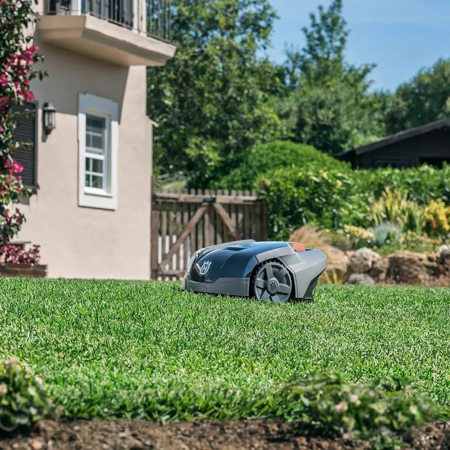 Husqvarna 105 Automower Robot Mower 600 m² 17 cm