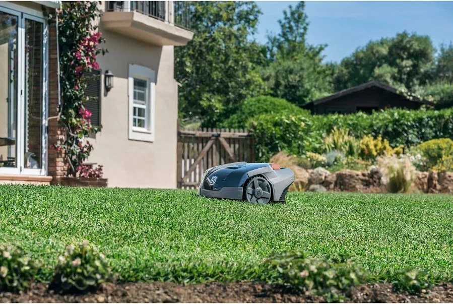 Husqvarna 105 Automower Robot Mower 600 m² 17 cm