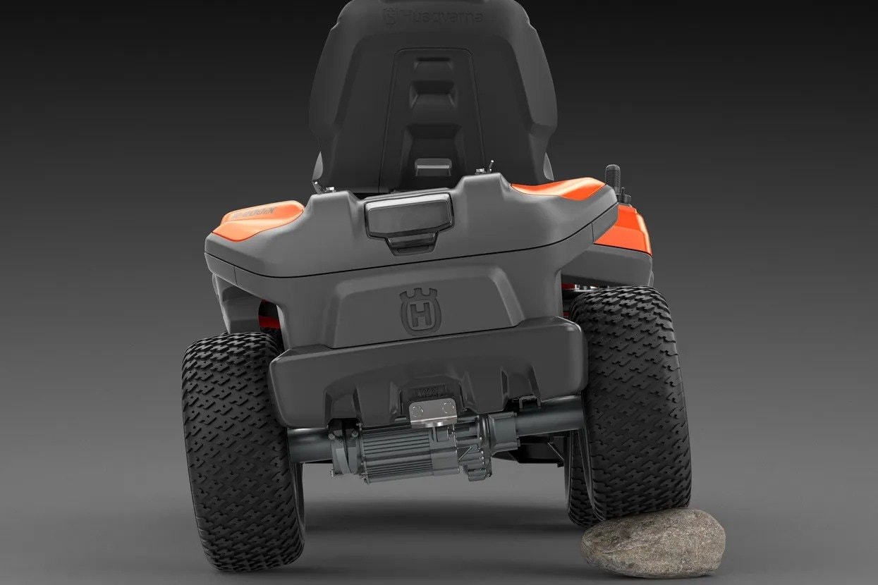 Husqvarna R 200iX Battery Ride-On Mower (38.5 Ah)