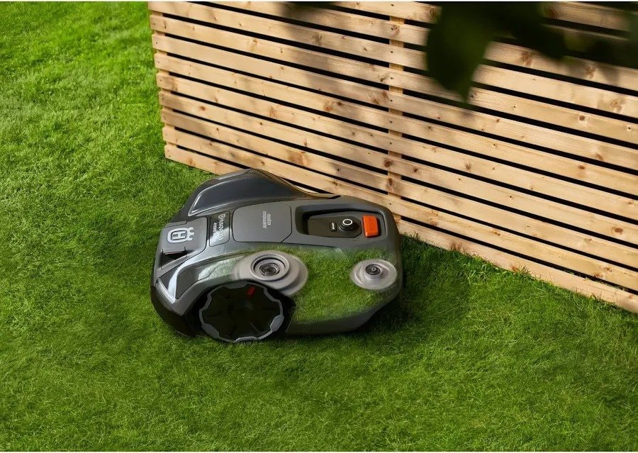 Husqvarna Automower 410XE NERA Robot Mower 1000m² 22 cm