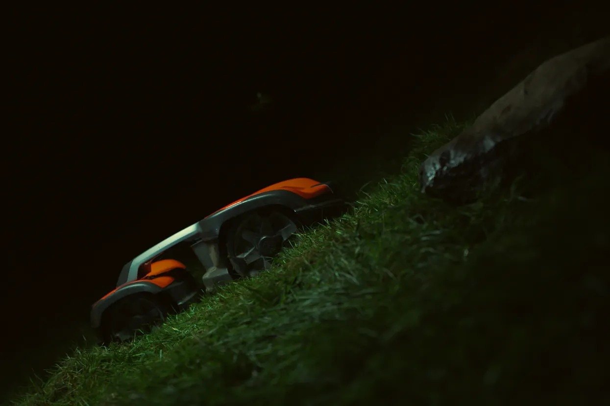 Husqvarna Automower 535 AWD Robot Mower for lawns up to 3,500m²