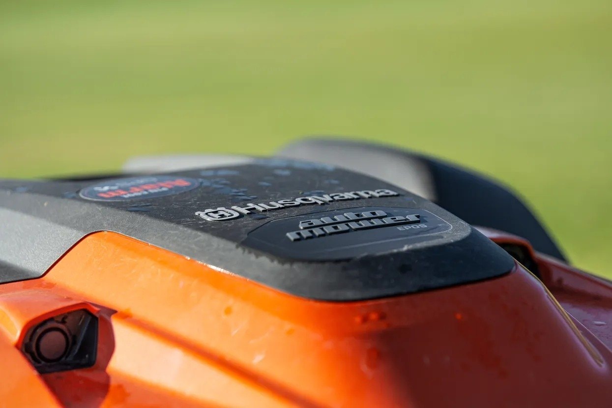 Husqvarna Automower 535 AWD Robot Mower for lawns up to 3,500m²