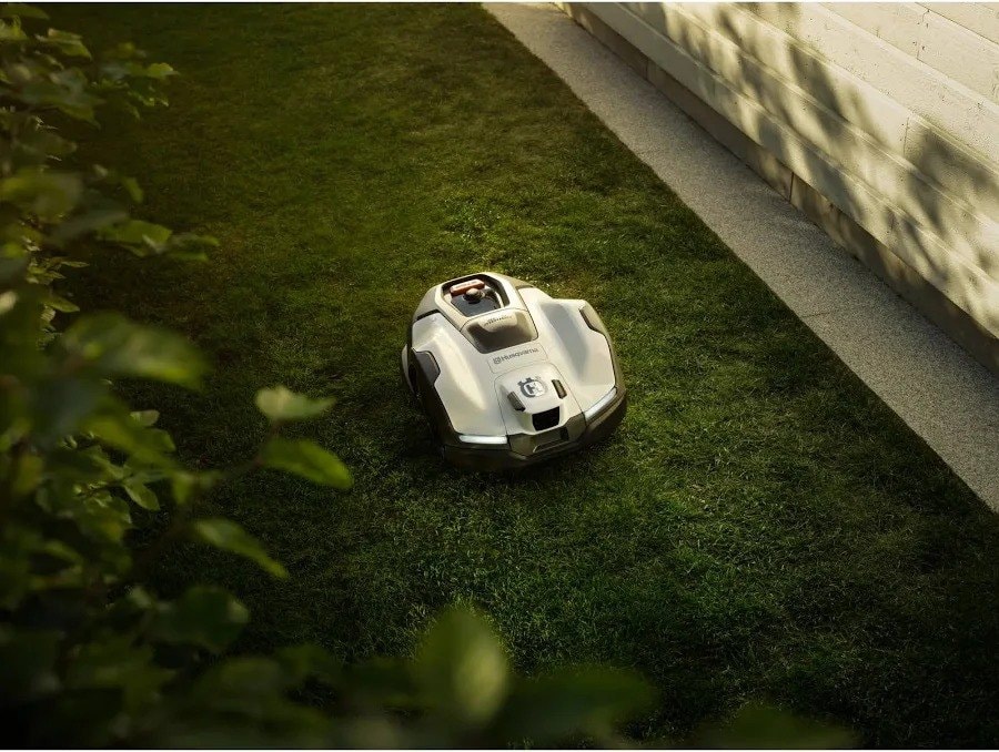 Husqvarna Automower 405VE NERA Robot Mower 900 m²