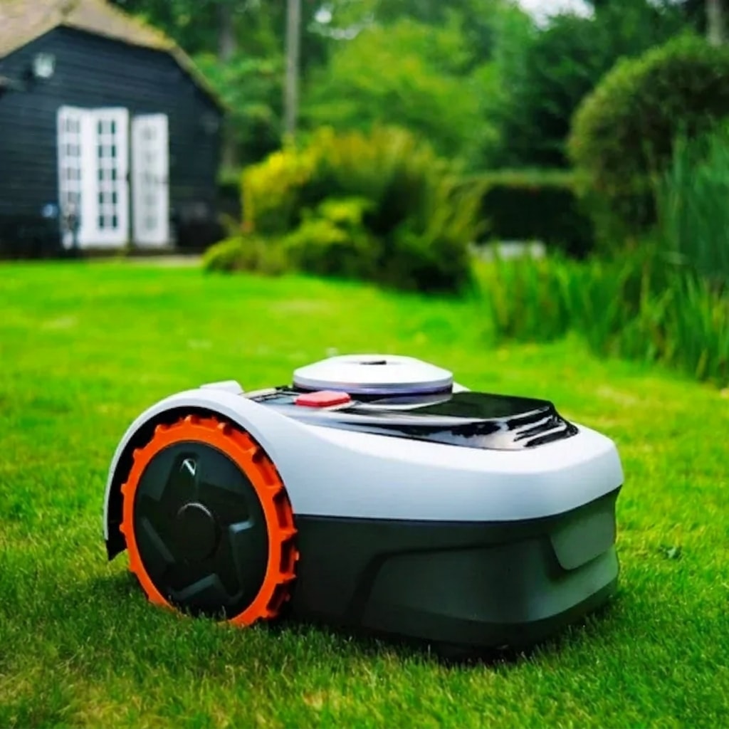 Robot lawn mower, wire-free, 7-inch cut, lawns to 500 m²