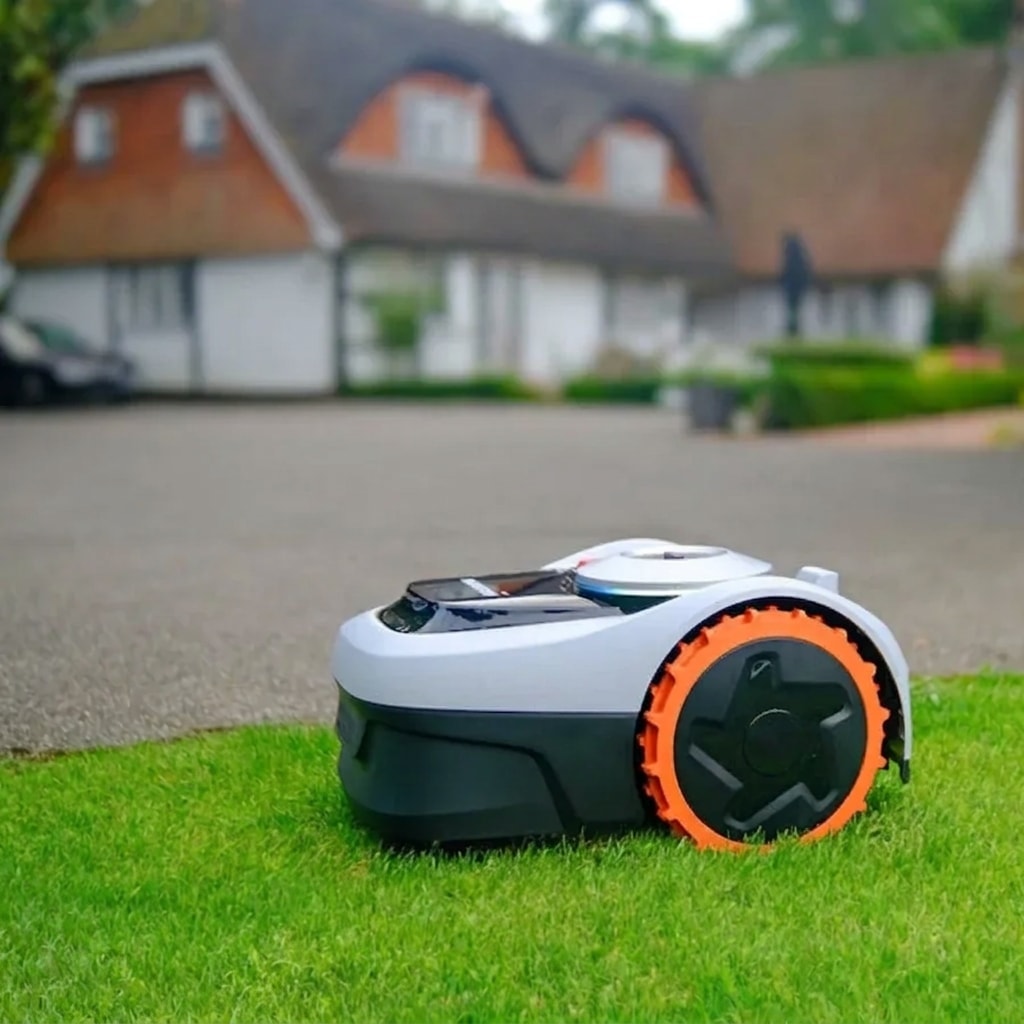 Robot lawn mower, wire-free, 7-inch cut, lawns to 500 m²