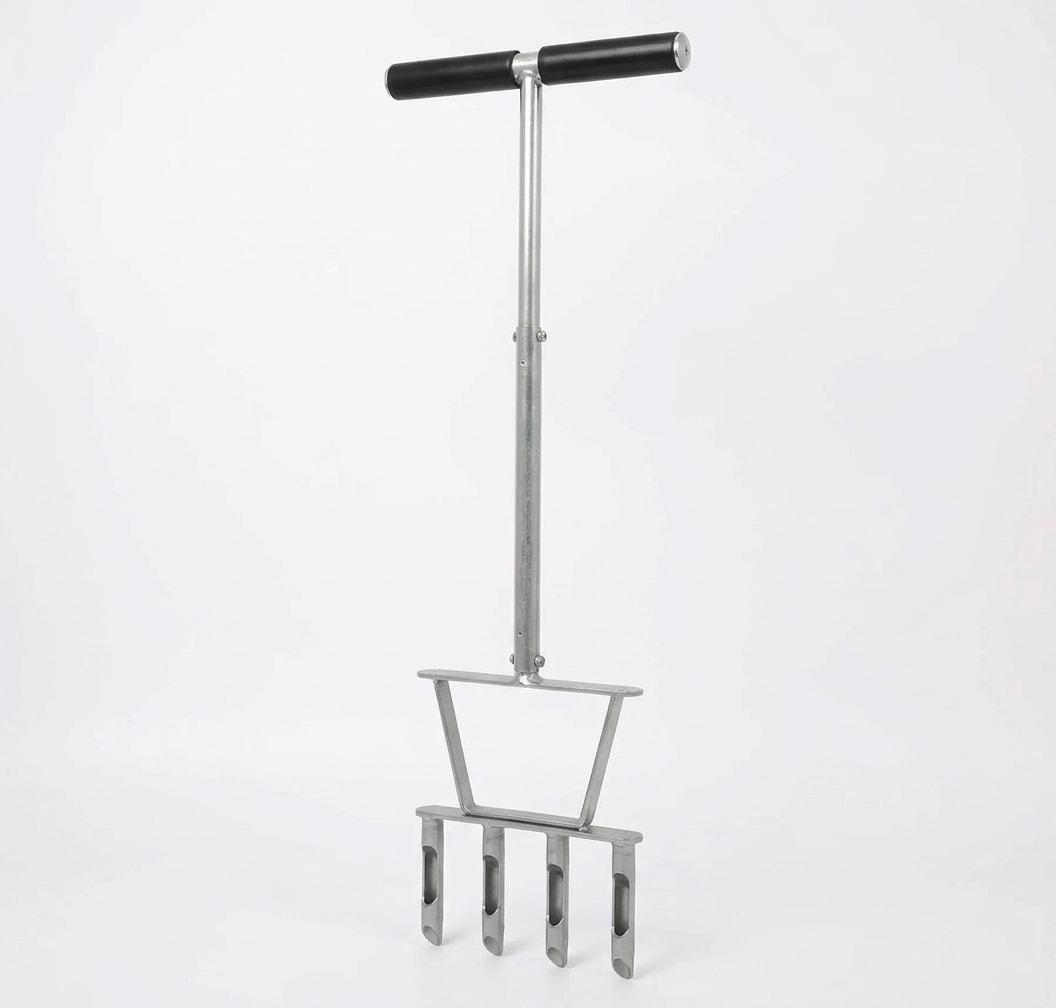 Step-on core aerator, 4 hollow tines