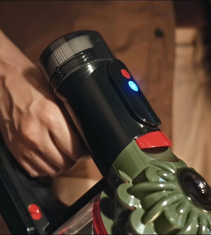 Dyson V8 Cyclone Cordless Vacuum Cleaner – Black/Green