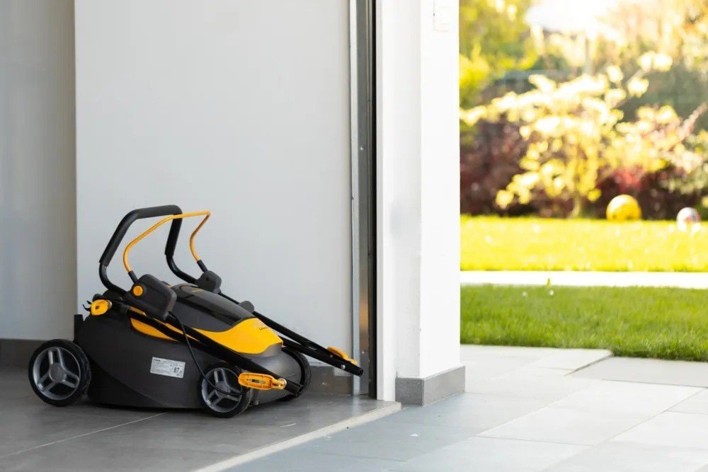 Stiga Collector 136e Kit Cordless Lawnmower 34cm 20V