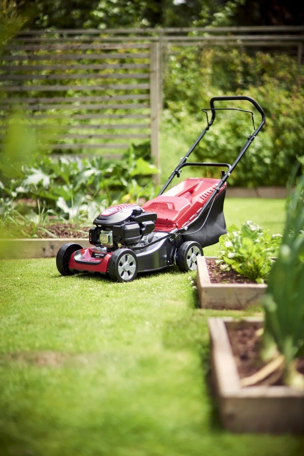 Mountfield HP42 Petrol Lawnmower, 41 cm Cutting Width, 123cc Engine