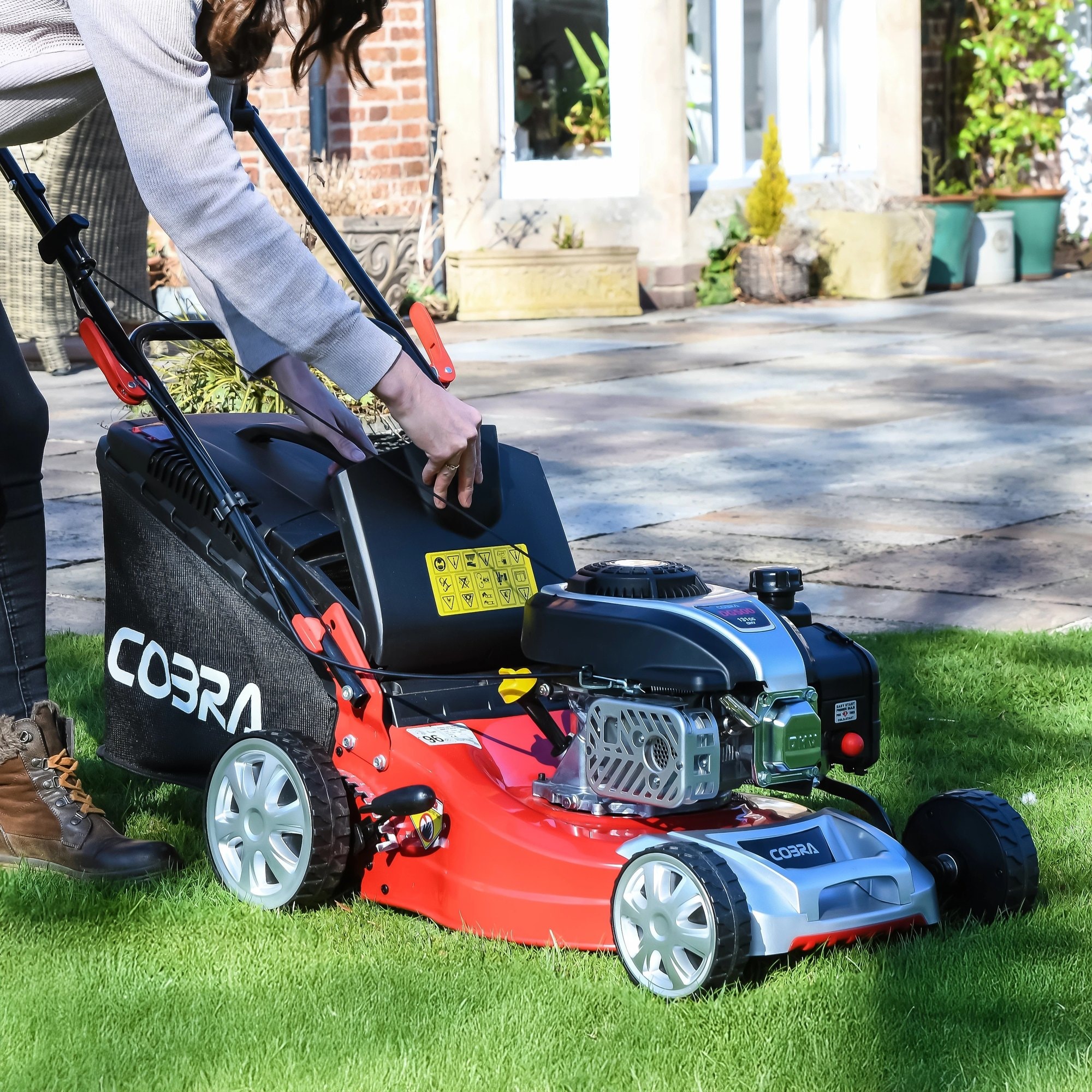 Cobra M40CVX Petrol Lawnmower 40cm 131cc