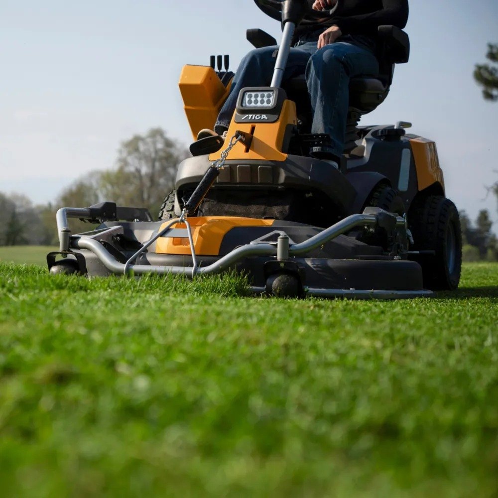 Stiga Park Pro 900 WX 4WD Ride On Mower