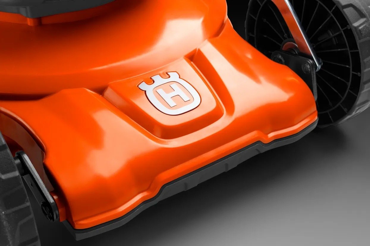 Husqvarna LC347V Petrol Lawnmower with 47cm Cutting Width