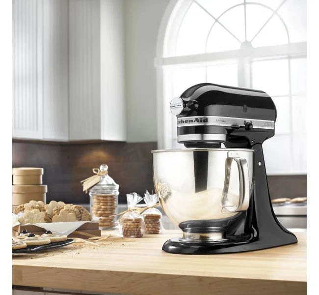 KitchenAid Artisan Series 4.7 L Tilt-Head Stand Mixer Imperial Black KSM150PSBK